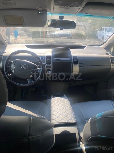 Toyota Prius-9