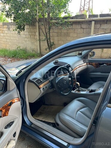 Mercedes E 240-10