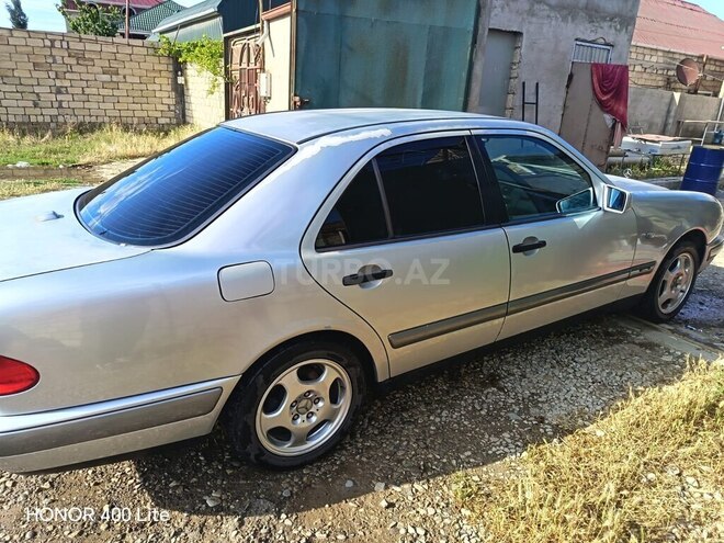 Mercedes E 200-4