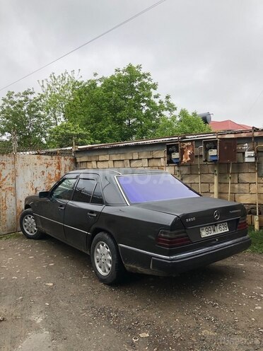 Mercedes 250 D-7