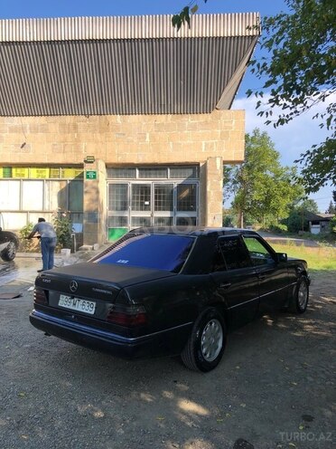 Mercedes 250 D-5