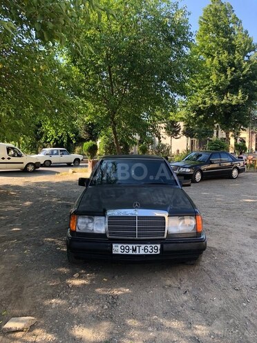 Mercedes 250 D-2