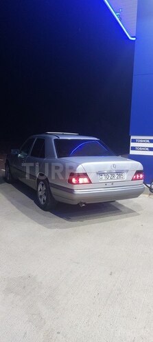 Mercedes E 220-5