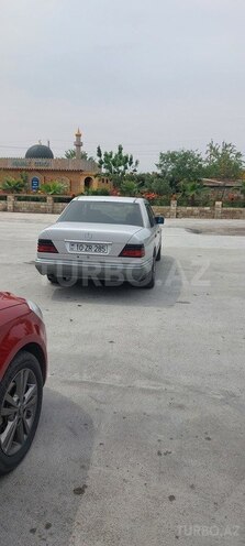 Mercedes E 220-6
