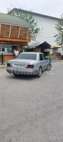 Mercedes E 220-3