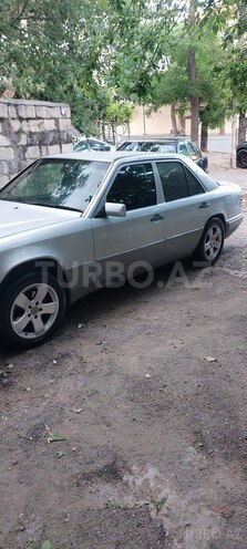 Mercedes E 220-2