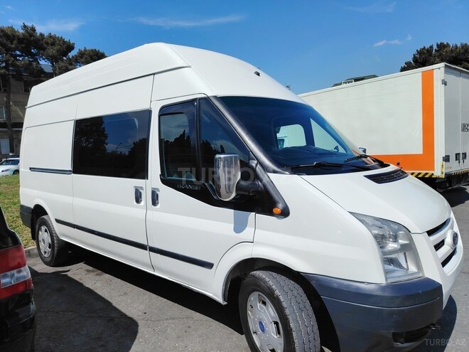 Ford Transit-3