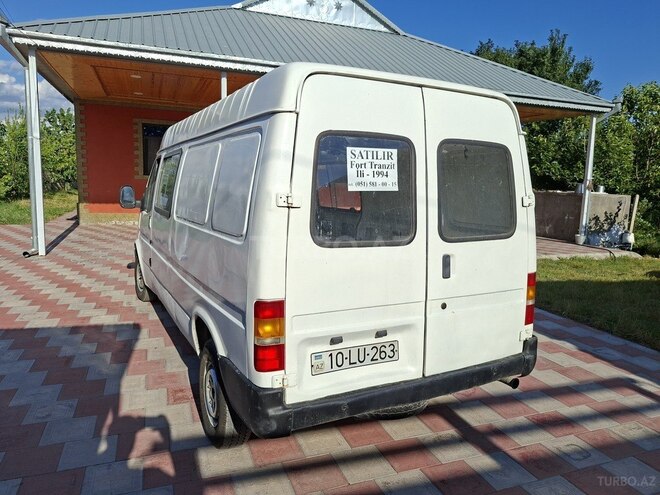 Ford Transit-2