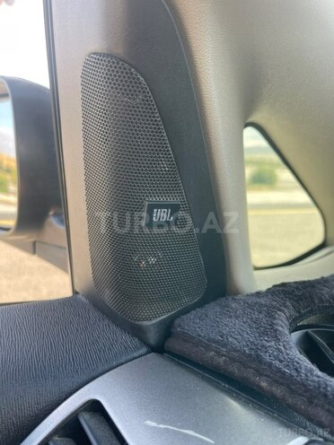 Toyota Prius-12