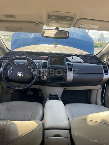 Toyota Prius-11
