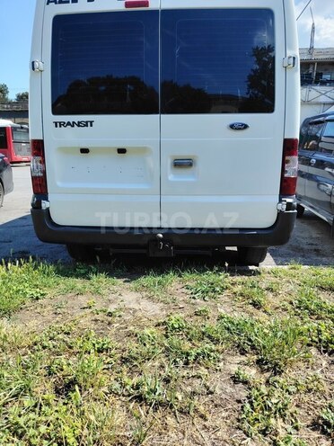 Ford Transit-4