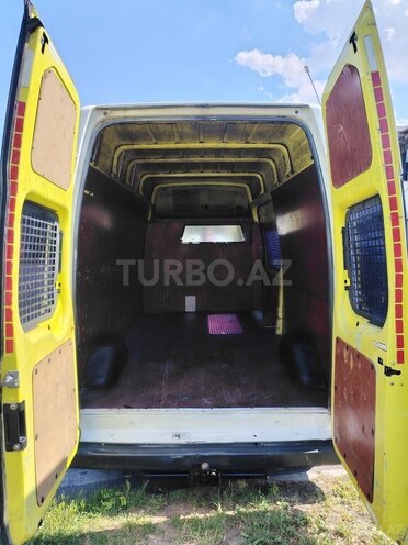 Ford Transit-6