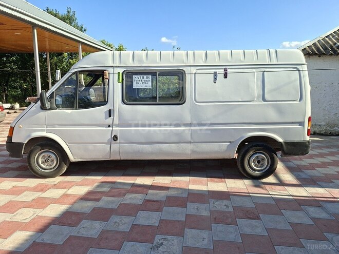 Ford Transit-6