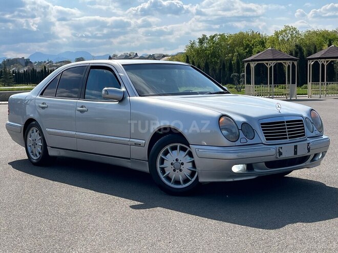 Mercedes E 230-9