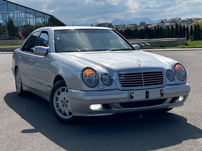 Mercedes E 230-8