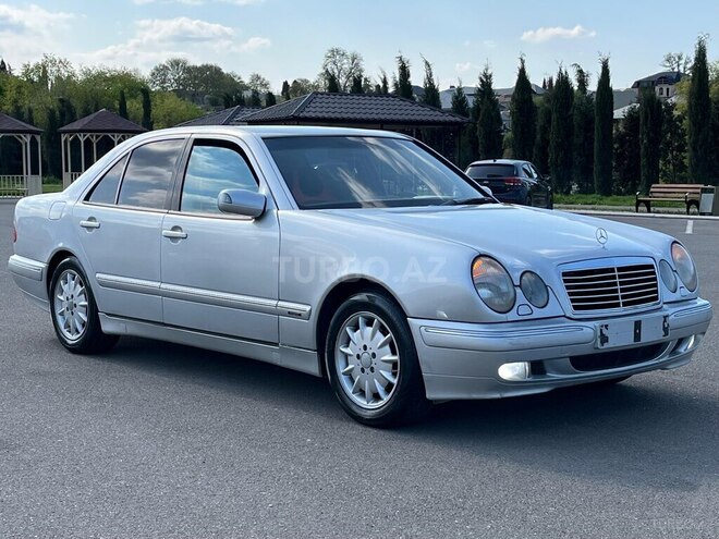 Mercedes E 230-11