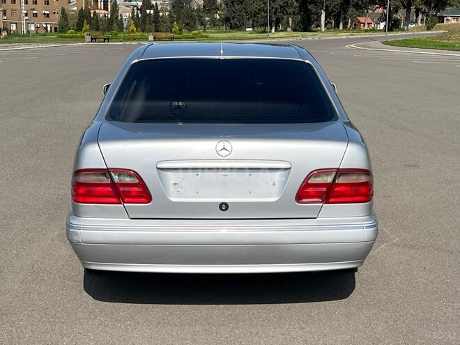 Mercedes E 230-17