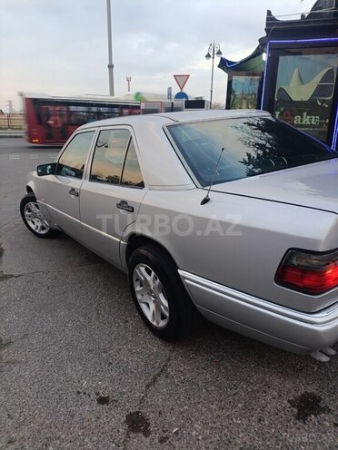 Mercedes 280 E-14