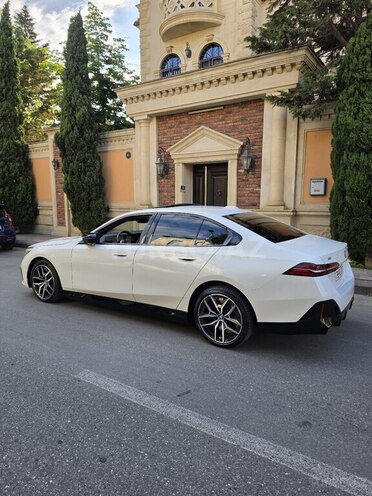 BMW i5-6