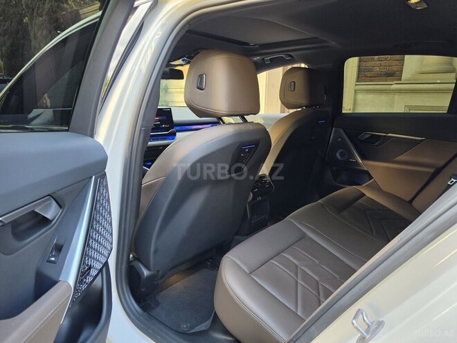 BMW i5-11
