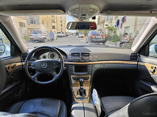 Mercedes E 320-3