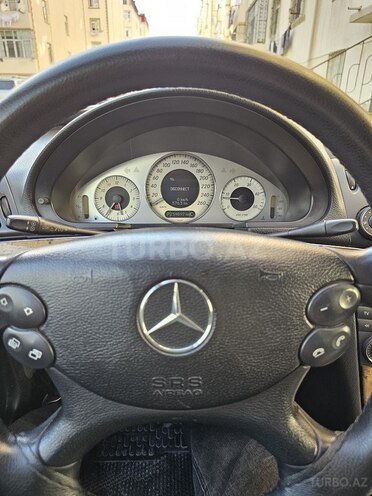 Mercedes E 320-13