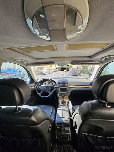Mercedes E 320-11