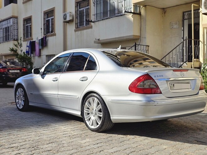 Mercedes E 320-6