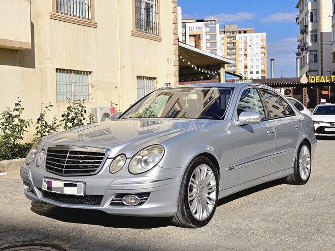 Mercedes E 320-4