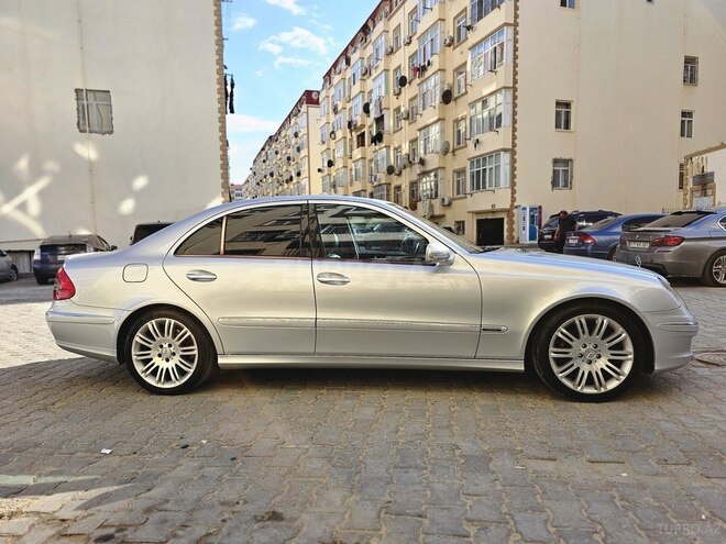 Mercedes E 320-9