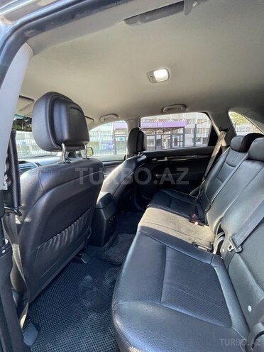 Kia Sorento-8