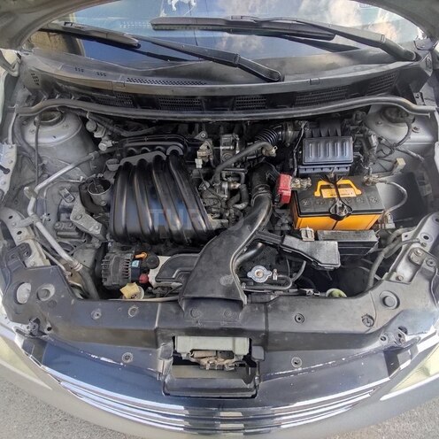 Nissan Tiida-4