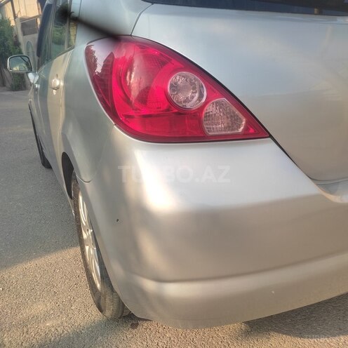 Nissan Tiida-9