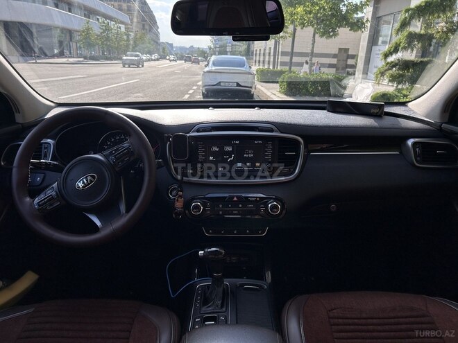 Kia Sorento-12