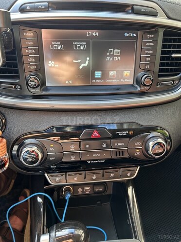 Kia Sorento-15