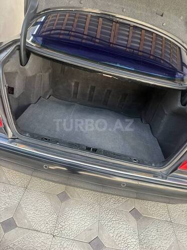 Mercedes E 240-10