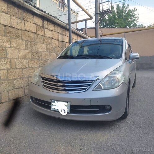 Nissan Tiida-1