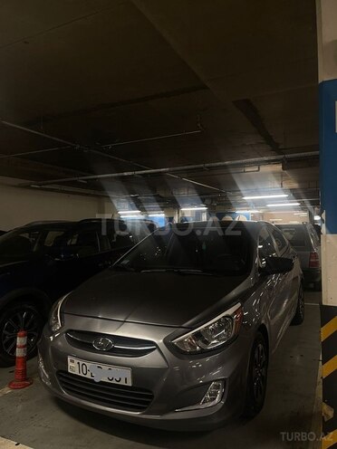 Hyundai Accent-5