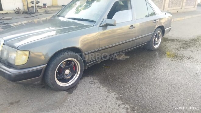 Mercedes 260 E-2