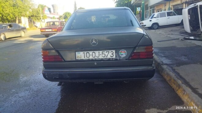 Mercedes 260 E-3