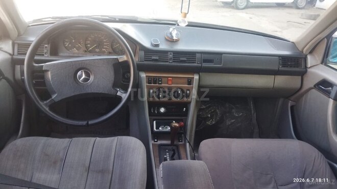 Mercedes 260 E-10