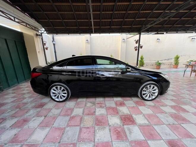 Hyundai Sonata-4