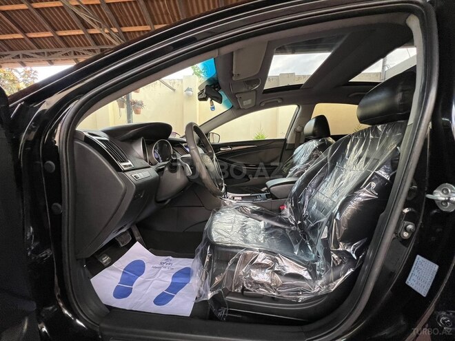 Hyundai Sonata-14