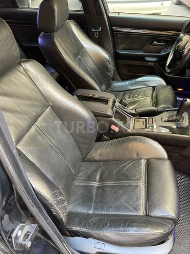 BMW 525-17