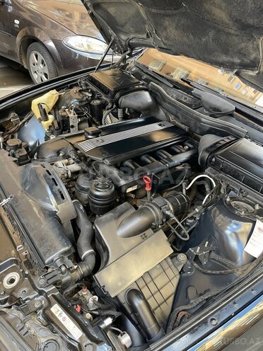 BMW 525-21