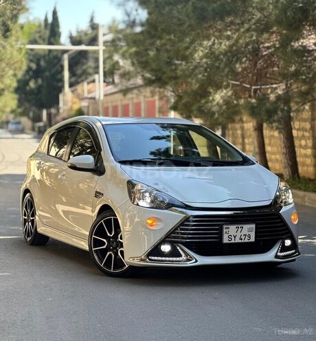 Toyota Aqua-1