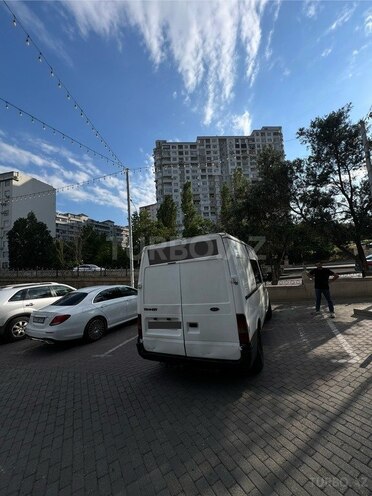 Ford Transit-3