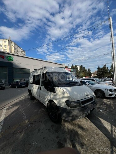 Ford Transit-2