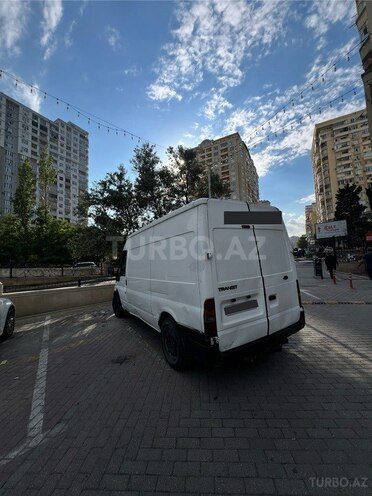 Ford Transit-5