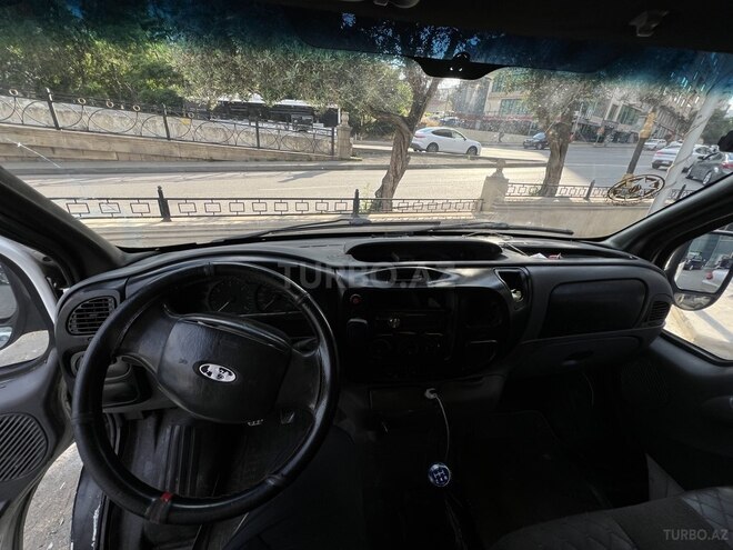 Ford Transit-4